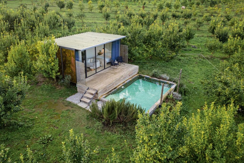 Retiro dos Limões e a piscina privada no meio do pomar de limoeiros