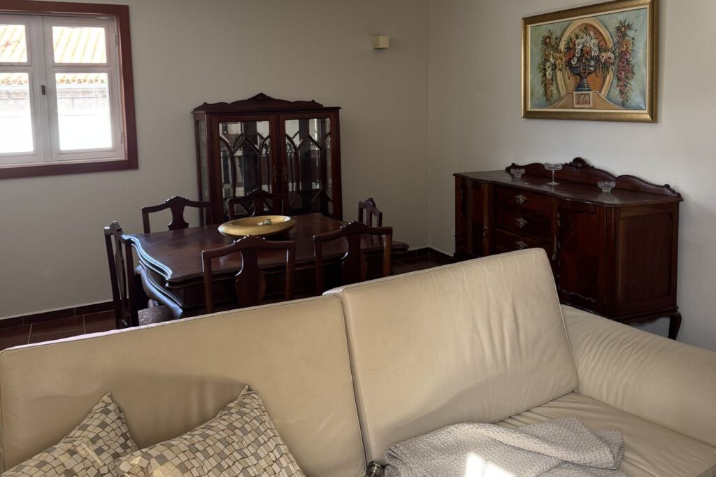 A sala na primeira visita, em setembro de 2025
